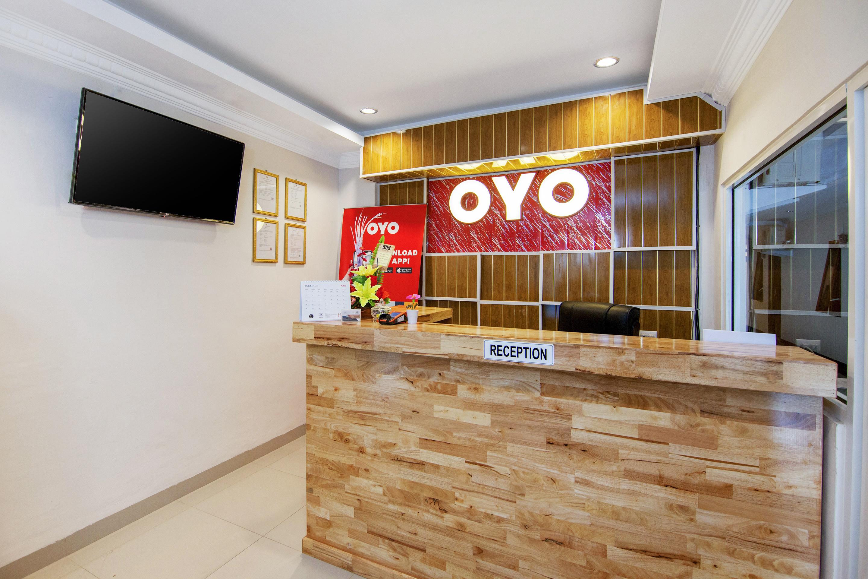 Vaccinated Staff - OYO 621 Vania Residence Medan Exterior foto