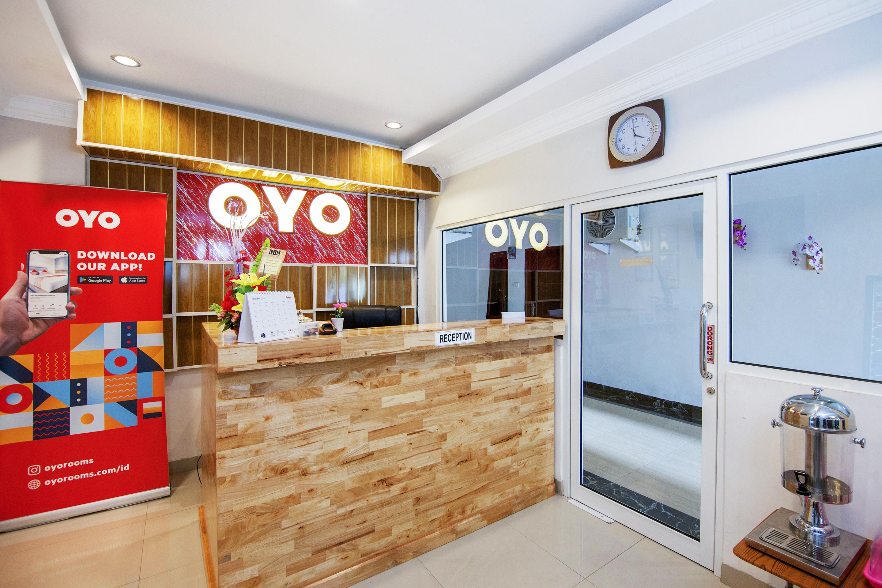 Vaccinated Staff - OYO 621 Vania Residence Medan Exterior foto