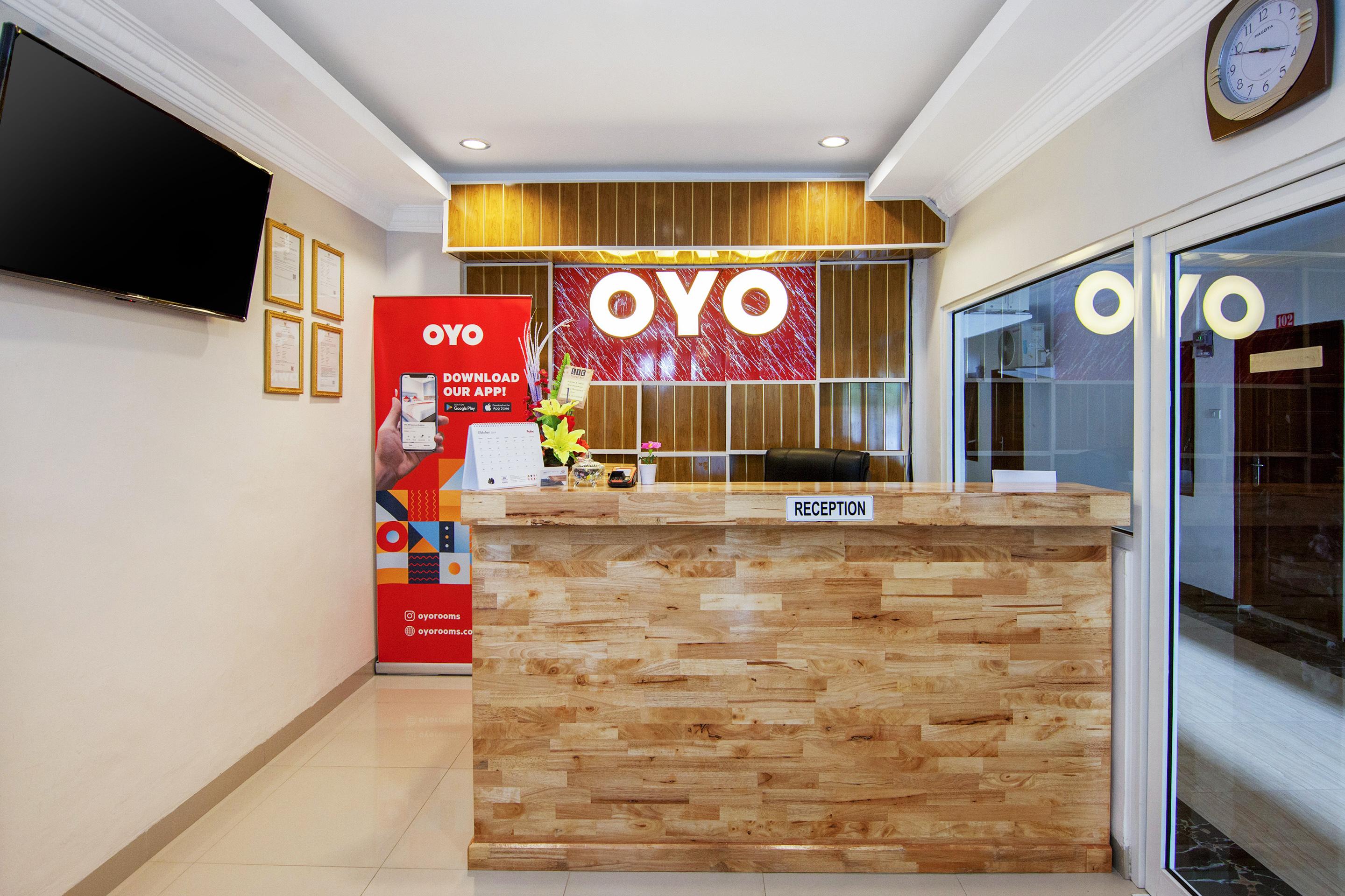 Vaccinated Staff - OYO 621 Vania Residence Medan Exterior foto